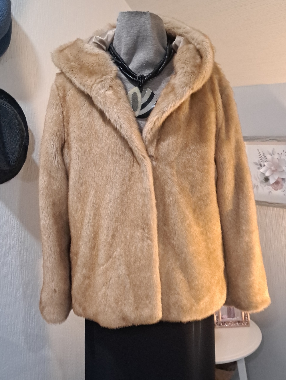 Forever 21 Plush Teddy Faux-Fur Jacket in Camel